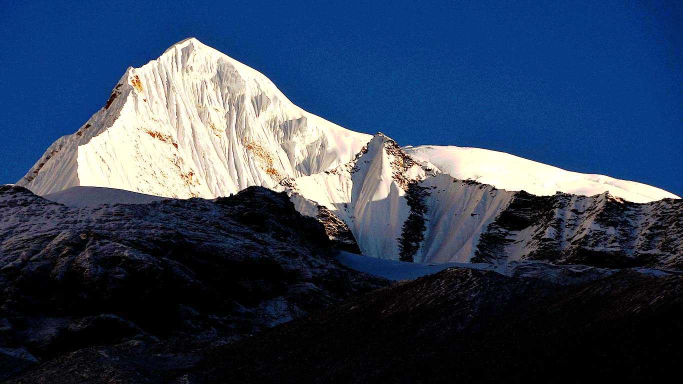 Singu Chuli Peak Climbing